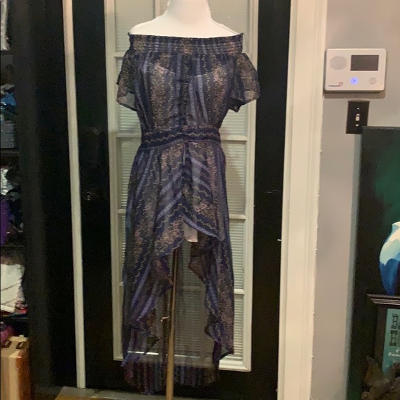 Sheer high low off the shoulder top - Picture 1 of 7